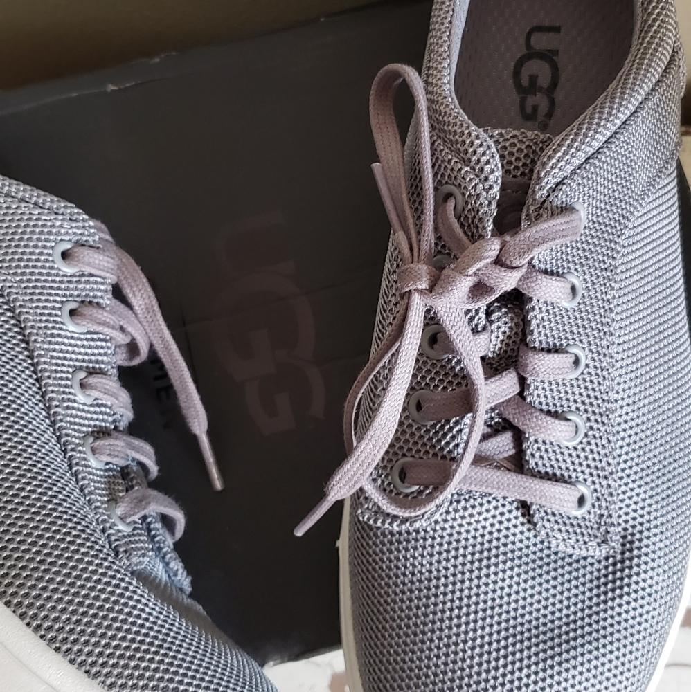 Ugg 7 M Bueller Hyperweave Like-New Condition